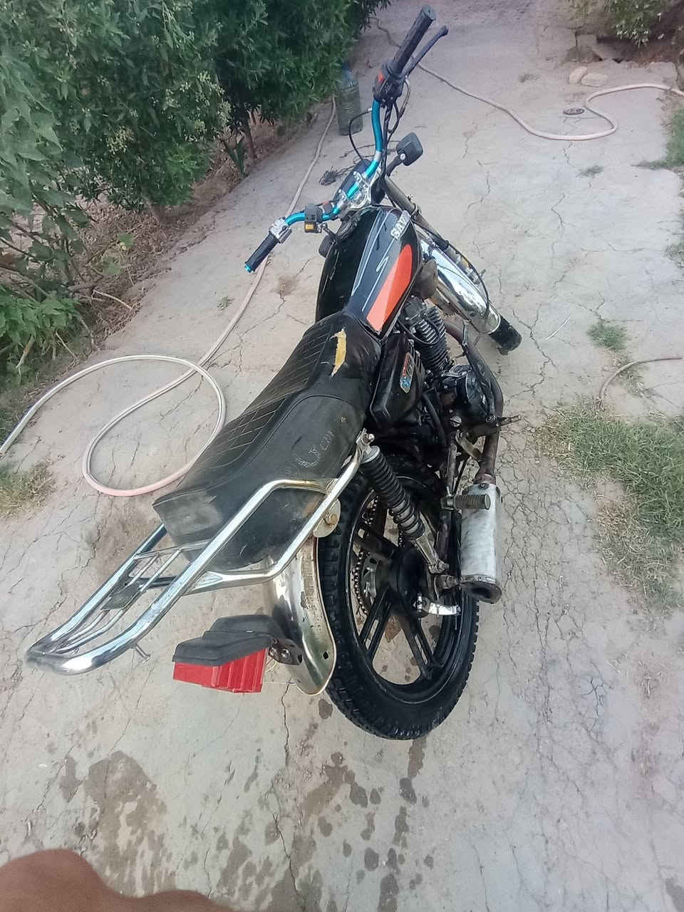دراجه سيفان  موديل 20  كلك دراجه كامله مكمله دراجه رياضيه ستير الرياضي صالونصه رياضيه تطلع نار //ضفيره جديده بيها بيها لايتات جدد اشاير  تانكي جديد دراجه خير من الله تخم تاير جديد الدق هندر واحد تطلع الظفيره بس ما مشكله الفيش لان ما اعرف شو اسويهن كهربائياتك كلها شغاله شرط هندر واحد تشتغل مكان ديالى خان بني سعد متواجد فيس واتساب وخط رقم رقمي رقم *********** السعر خاص وان شاءلله بيه مجال

