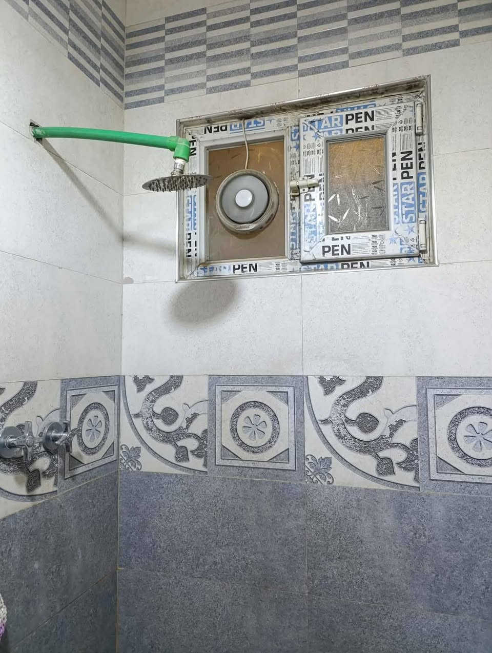 دار ٥٠ متر  طابو ملك صرف  طابق ونص
واجهه ٤ نزال ١٣   ثاني دار بصف اركن 
٢غرف نوم واستقبال ٢ حمامات مطبخ 
ادار نقص بي بس سيراميك الحمام الفوك فقط
سعره ٩٥ بي مجال بصيط 
الموقع الامين فلكة الحدادين قرب افران ارافدين 

للشرايه فقط يدخل خاص او مراسلة واتساب 
***********
