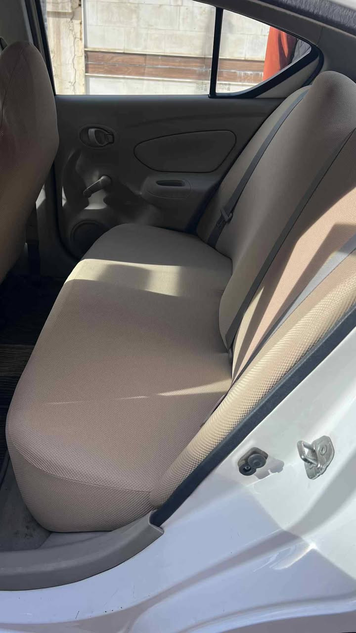 السلام عليكم سياره نيسان سني موديل 2018 قطعتين صبغ  وبي مكانين بارد شي بسيط بدون  داخل السياره مال بيت حيل نظيفه وجاهزه مابيها مصرف هزه وسنويه وارقام كله جديد السعر 96 وبي مجال بسيط للأستفسار رقم الموبايل ***********
