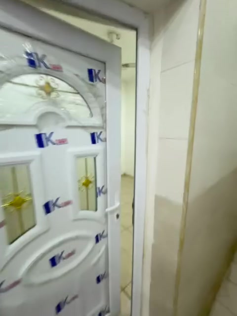 شقة للايجار طابق ثاني
العنوان حي القاهرة الظباط 📍
يحتوي على صالة مطبخ غرفة نوم وخدمات
للاستفسار: ***********☎️
