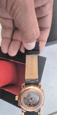 سلام ساعه #ميكانيكيه فول سناتر يوم وشهر وتاريخ رقمي ماركه المانيه اعلى...