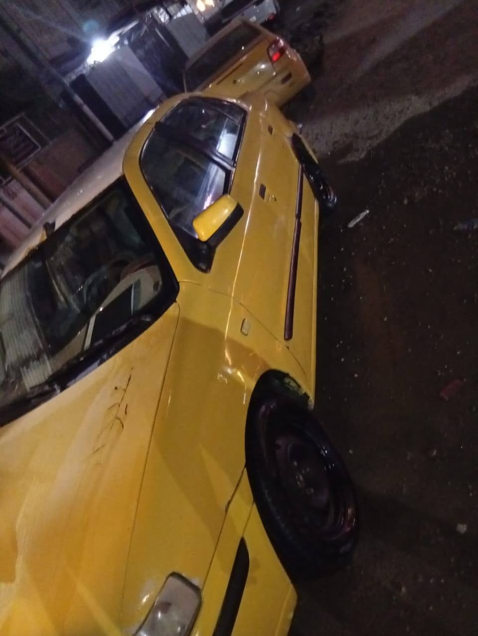 سلام وعليكم سياره سمند لبيع سياره2010 كامله وكل نقص مابيهه سياره تأخذ مصفره هيه وغرامات ***********
