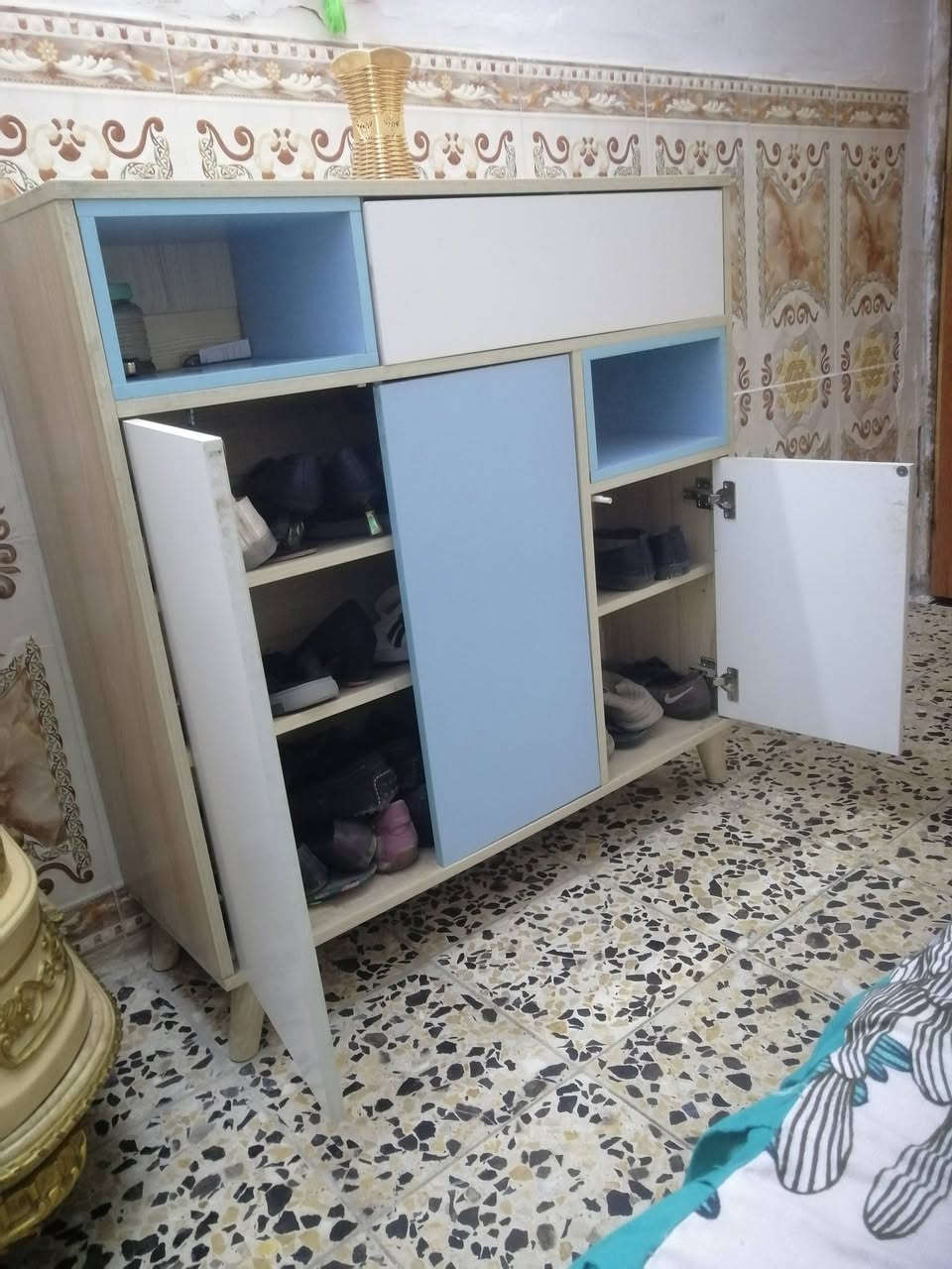 السلام عليكم
طبلات 4ضغار و1كبيره ٧٠
ميز تلفزيون ب٦٥
جزامه تزكامه ب٦٠
بيهن مجال 
شهداء البياع شارع المضخة ***********
