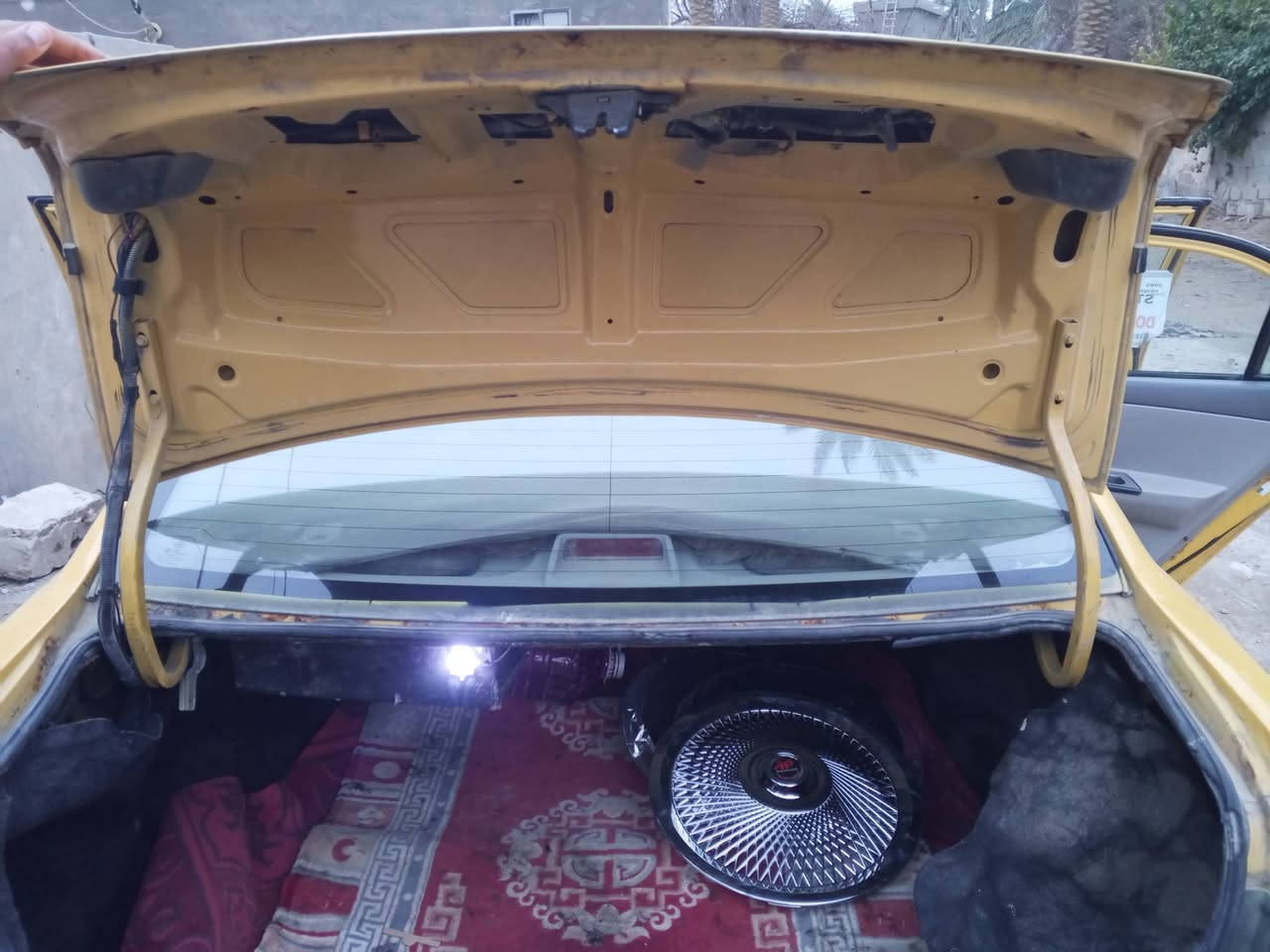 سلام عليكم سياره بي وايدي جي ثري رقم انكليزي سنويه ل31 حداديه مكينه وكير مكفولات  كهربائية كلا شغلات مراوس بسبكترع حسب القناعه بسمي سياره واذا بيع قفل 40 سعره ***********
