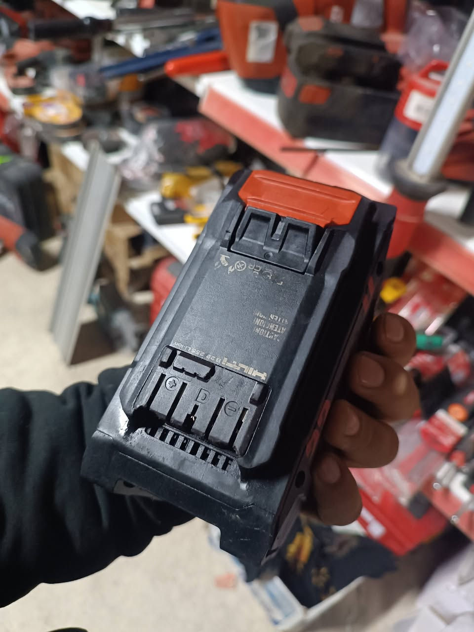 للبیع
بطاري نورون 

2.5امبير

4امبير 

5امبير

8امبير

12امبيىر 

متوفر 

***********واتساب
