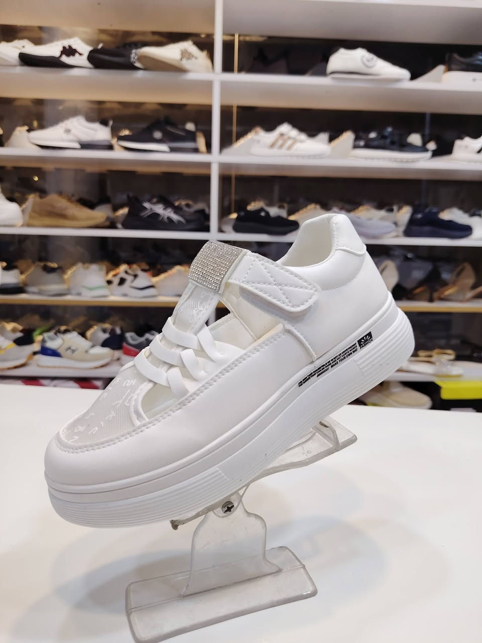 #جديد
#الآنسة
بوتين صيفي
قياسات 37_41 
مجمع حجي قاسم خلف حبيب مول
يوجد خدمة توصيل داخل خانقين
واتس ***********
