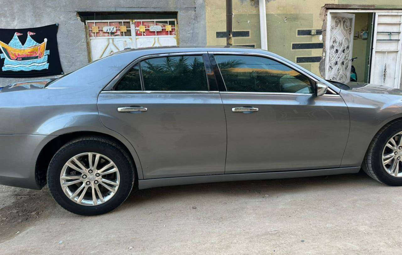 السلام عليكم اوباما مديل ١٢ رقم نكليزي هزه جديده بسمي منضومه لايت زنون كير ماوس ويل ١٨ مكسيكي مكينه وكير السياره تو ويل  مالت ١٩ مكينه ٣٦٠٠ مكفولات السياره بيها ( صبغ حزام ) مكان السياره بصره المعقل السعر 146 وبيها مجال بصيط وهاذ رقمي *********** خابرني وتدلل
