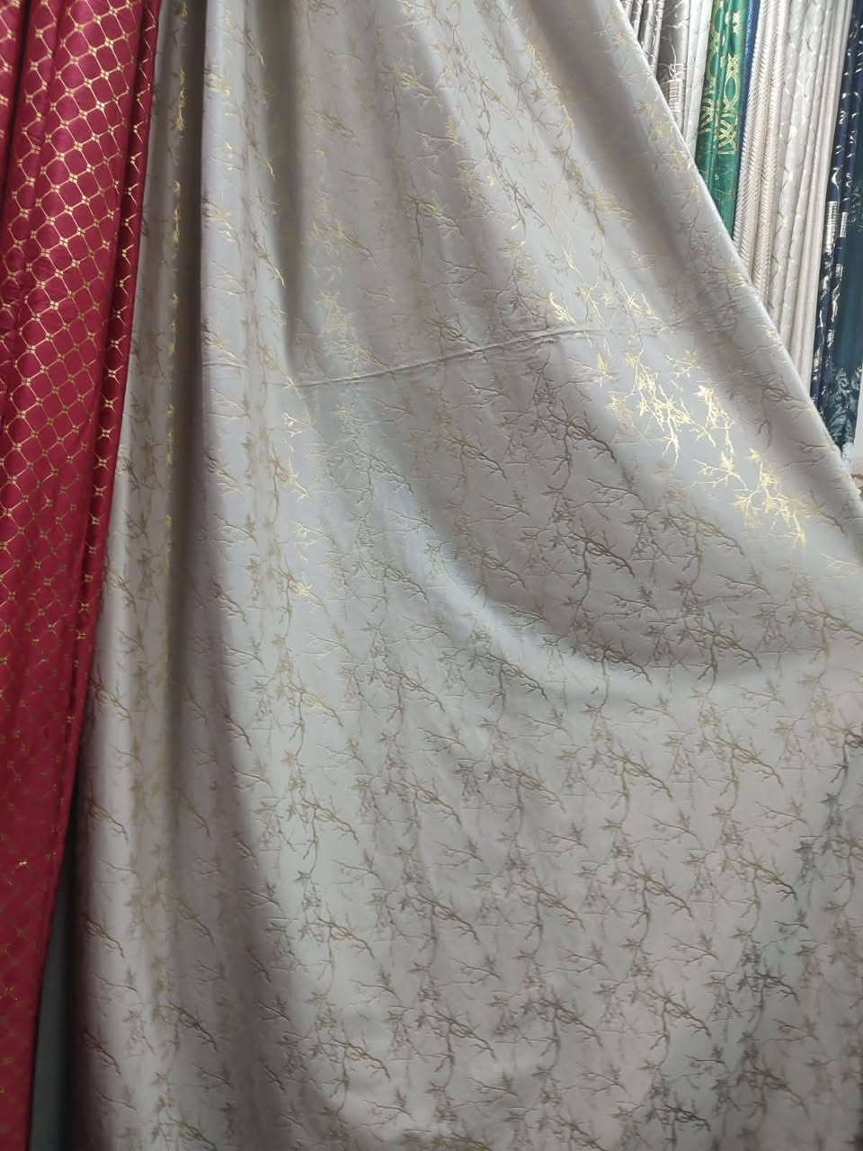 بردات مي الذهب قطعتين سعر الجنطه 17عرض3متر 
عنوان سبع البؤر شارع بلقيس مقابيل جمله حسين.


**إذا كنت صاحب هذا الإعلان وتريد حذفه لأي سبب، رجاءا أرسل رسالة إلى الدعم الفني**