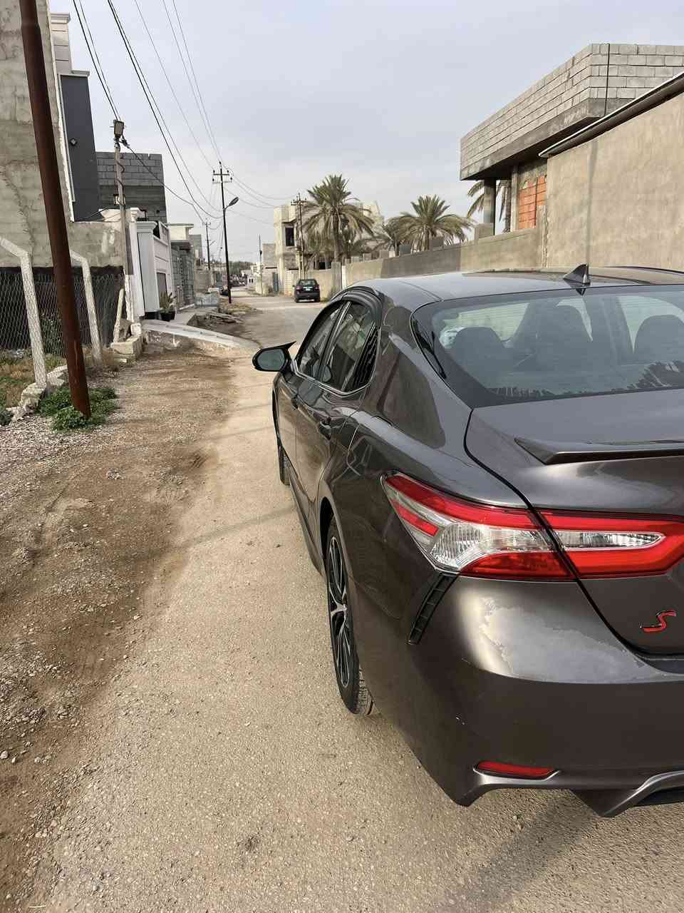 كامري موديل 2020 se حادث جنطه مبدل بلاد  وجاملوغ خلفي الايمن حادث امريكا  وباب الخلفي الايمن بلعراق مصلح ومصبوغ والباقي السياره حلوه وخير من الله ماشيه 130مل عارضها ب173$ وبيها مجال شي بسيط مكاني ديالى بعقوبه رقم أربيل باسمي ***********
