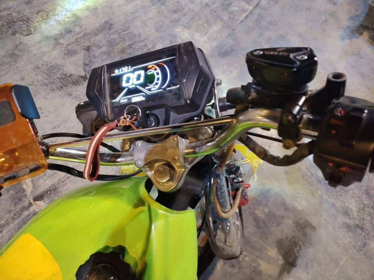 سلام عليكم دراجه سونك مديل2024كفاله عامه  بيها عقل رياضي  تغير اصوت  صلنصه رياضي نكره سلف  هندر كهربايت  شغالها كلها شلعه معدل مكينه ناعمه   دراجه تاخذها ترحملي عليها مامتعوبه بعدي جديده. مكاني شعله سعر650وبيها مجال شي بسيط رقمي ***********
