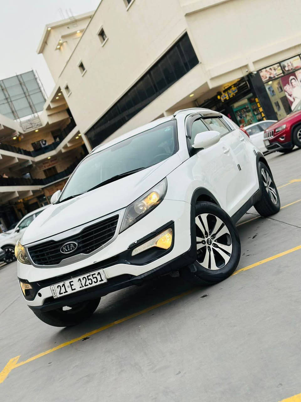 السلام عليكم اخواني 
سبورتج خليجي ٢٠١٢ للبيع او المراوس بشمالي فقط
مكينه ٢٠٠٠ دوش كير At سليم 
شاشه كامره بلاد
كشن كهرباء
تخم تاير جديد 
سويجات ٢
السياره بيها جفيه جهه السايق  بجم مكفول حوض مكفول التصليح فقط تكمه السايق  والأبواب 
ابيع عام مكفوله من القص 
سنويه لل٢٧ لوحات جدد هزه خلصانه 
ابيع شرط التحويل والغرامات 
السعر ١١٠ وبيها مجال مكاني بغداد البنوك - الدوره 
للاستفسار *********** بغداد, العراق
