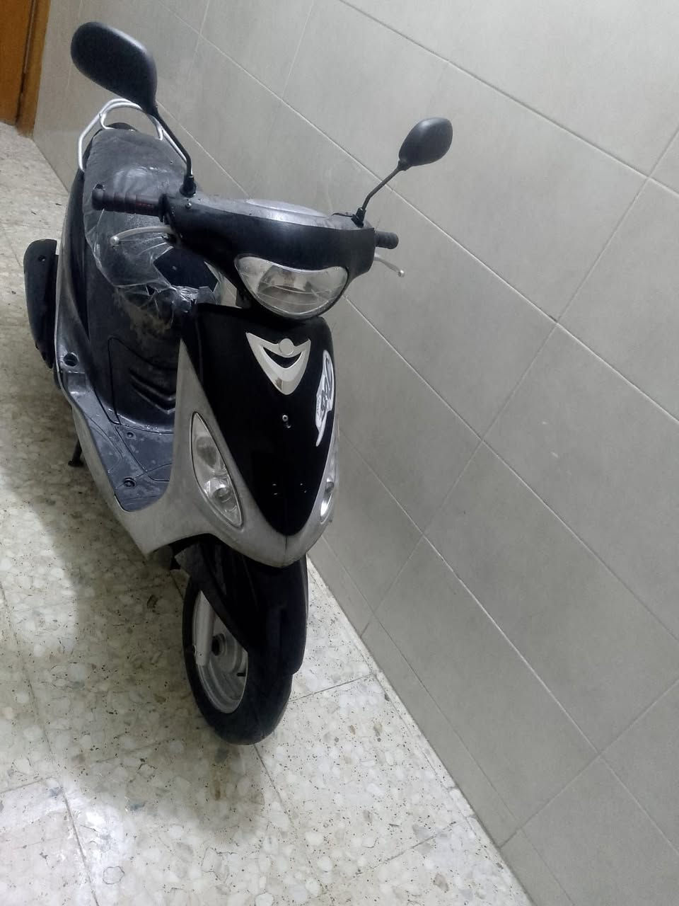 دراجه ماكس منغولي ابلاديه كلها مختمه ختم واحد صار فتره نازله رمبه نكره مكفوله كفاله عامه مكينتها حيل ناعمه سلف هندر كهربائيات كلها شغاله اوراقها كامله السعر 450 العنوان الشعب التلفون ***********
