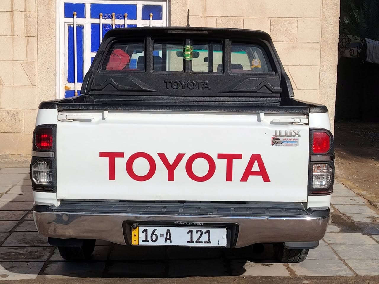 للبيع هايلوكس 2014 كويتي كير او تماتيك كفاله عامه السياره جديده وجاهزه للاخير السعر 208 وبيها مجال للشراي ***********
