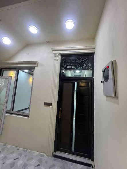 السلام عليكم بيت 100متر للبيع حي البدر فرع خدمات ابو وليد خامس فرع  البيت  تبريد مركزي فول سعر ٤٢  الاستفسار الاتصال ***********
