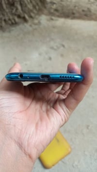 تكنو سبارك ٤ • ذاكرة ٦٤ • شاشة مفلشة