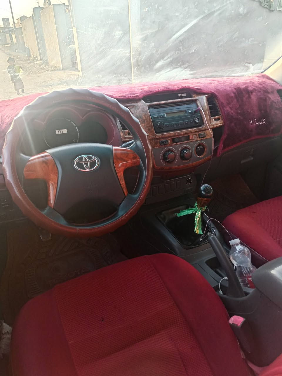 سياره نوع فلاونزه موديل ١٢ شاصي ١٩ كويتيه مكينه لابخير ولاتنقيص
ضربه خفيفه عله القماره مرجعينه عله البارد رقم التلفون لتواصل سعر ١٤٥ وبيها مجال لشراي 
*********** ابو محمد
