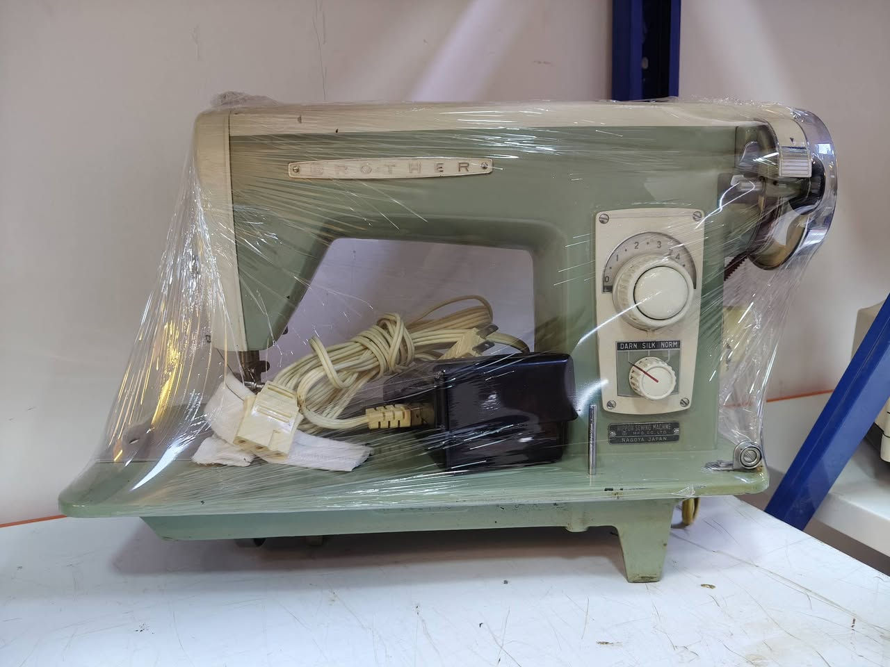 السلام عليكم ورحمه الله وبركاته
يتوفر لدينا مكائن خياطة صناعي منزلي والاوفرات الصناعية والمنزلية وقطع الغيار يوجد خدمة توصيل وصيانة موقعية ايضا العنوان العلكاية الشارع الاول قرب افران المرتضى
 احمد  الخياط *********** اتصال + واتس اب
