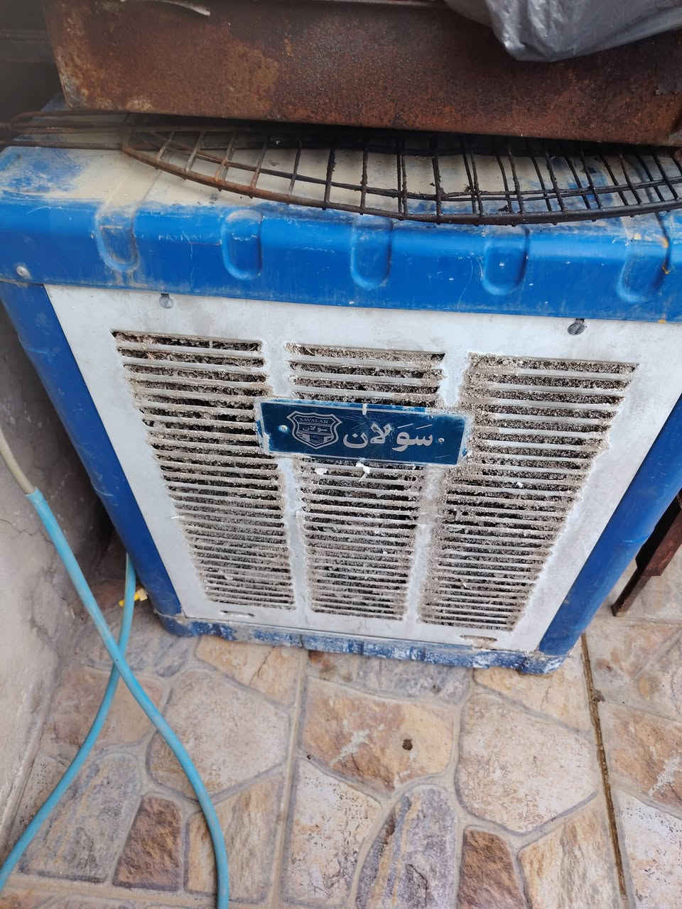 مبردات عدد اثنين شغالات سرعتين ثننيناتهم ١٢٠ الف تواصل ع ***********
