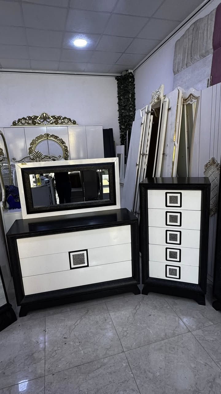 غرفه نوم ماركه اخلاص 7 قطع نطافه اخو الجديد السعر 675 الف. مع شد ونقل ***********
***********
