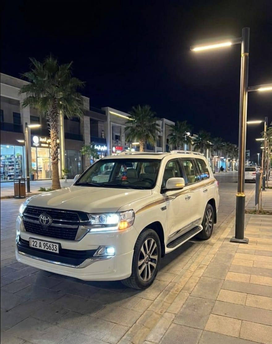 ياالله لاندكروز للبيع موديل 2016 اصل صبغ عام  مواصفات 
✅8سلندر 
✅كشنات كهرباء 
✅جنطه كهرباء 
✅شاشه بلاد 
✅+فتحه 
✅كير محرك كفاله 
✅تخم تاير جديد 
✅ تحكم ستيرن جهتين 
✅تبريد +تدفئه شغال 
✅دفع رباعي 
✅بصمه
✅ثلاجه 
✅كامره خلفيه
✅8ايرباك 
✅رادارات 
✅285وبيه مجال 
✅***********
