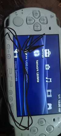 PSP 2001 • يحتاج تصليح • بدون ملحقات