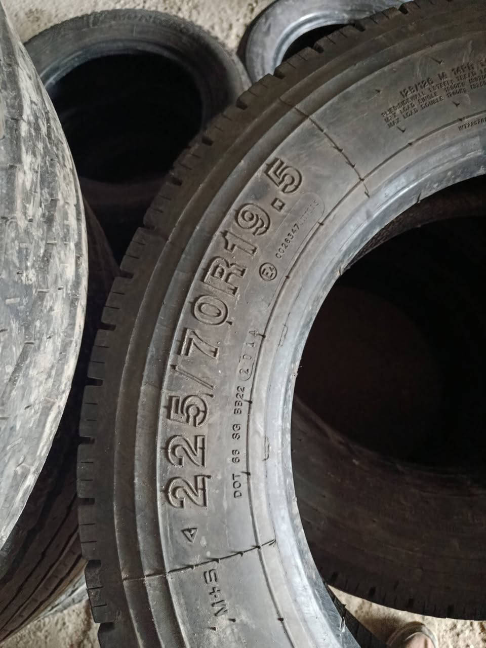 السلام عليكم ورحمه الله وبركاته تخم تاير ١٩.٥  مال حاويه ياباني سعر ٢٥٠ مكاني ديوانية مجمع سيد يقين
