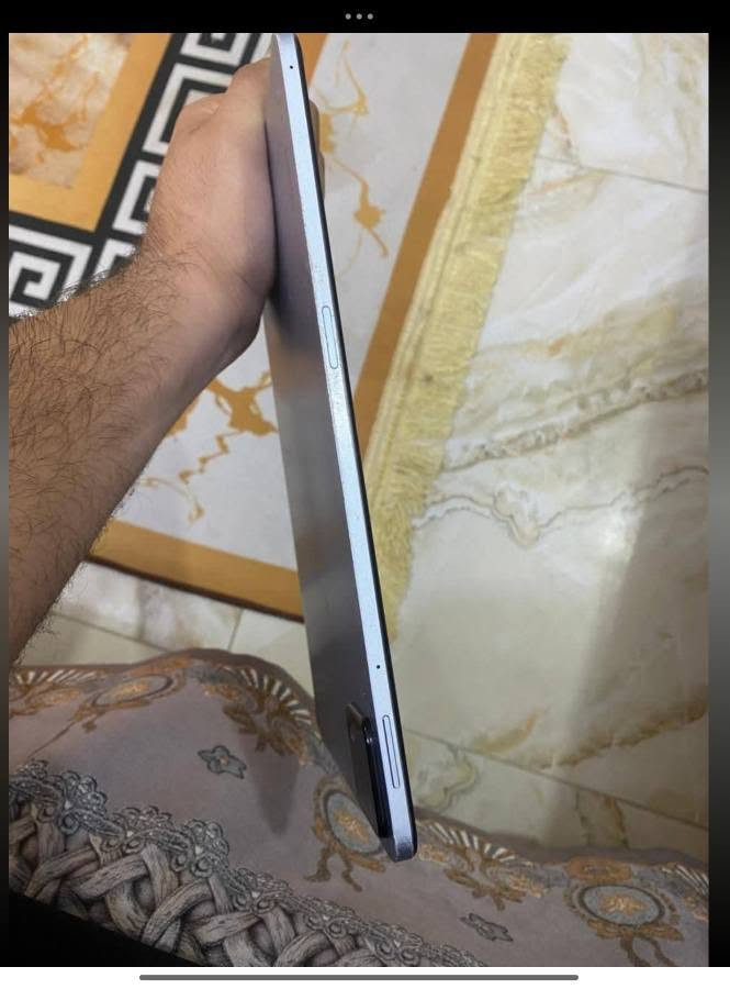 السلام عليكم شاومي باد 6 نظافه 97 بالميه بس شاصي شوية مشخط مثل ما موضح بالصوره 
ذاكره 256 
ببجي 120 فريم 

للبيع او مراوس سعره 
280 
مكاني بغداد الغزاليه


**إذا كنت صاحب هذا الإعلان وتريد حذفه لأي سبب، رجاءا أرسل رسالة إلى الدعم الفني**