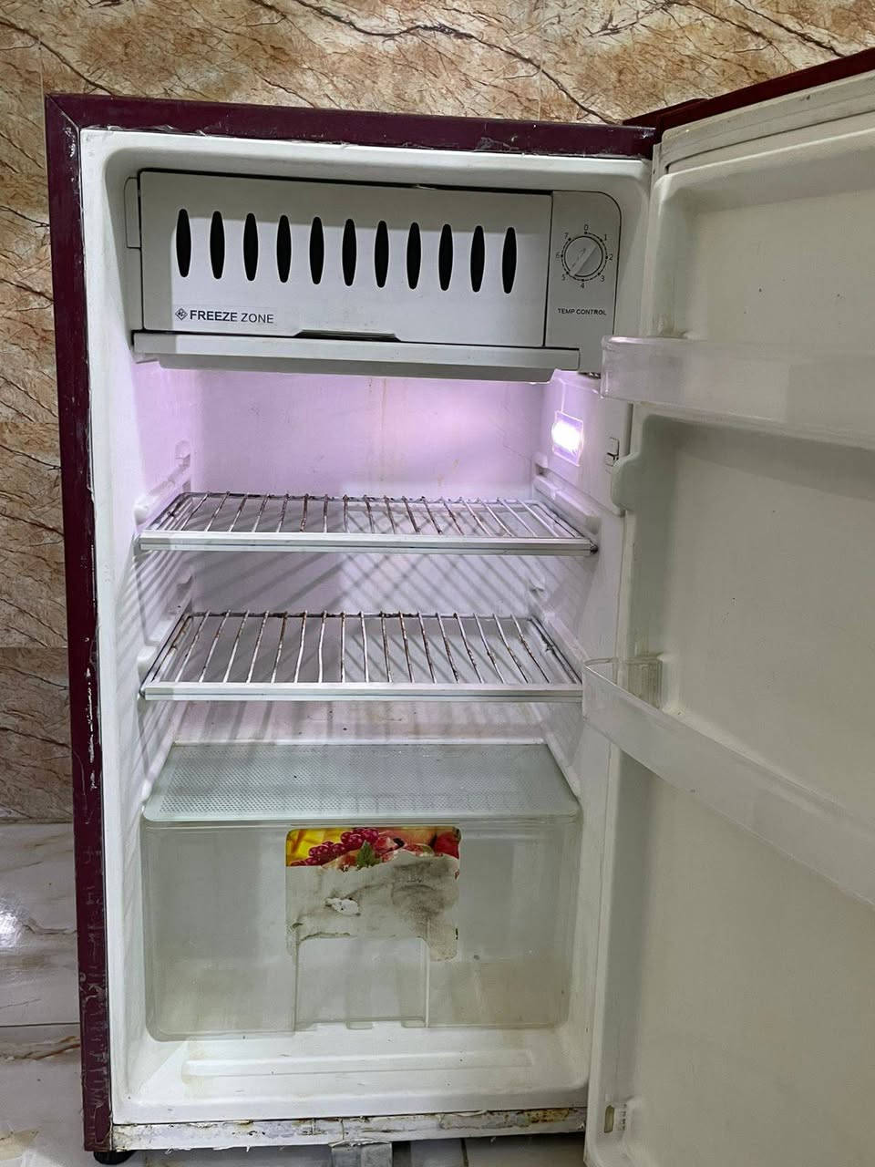 ثلاجة للبيع مستخدمه قليل السعر 70 وبيها مجال
للاستفسار خاص


**إذا كنت صاحب هذا الإعلان وتريد حذفه لأي سبب، رجاءا أرسل رسالة إلى الدعم الفني**