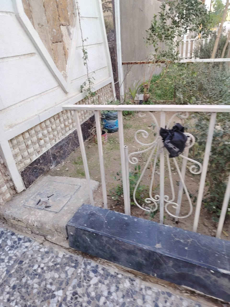 عدي بيت بحي المهندسين قاط ونص ١٠٠ متر عل شارع بل مربع الذهبي ***********مستعجل علا بيعته جوه السوك ابيع بيت تعبان علي
