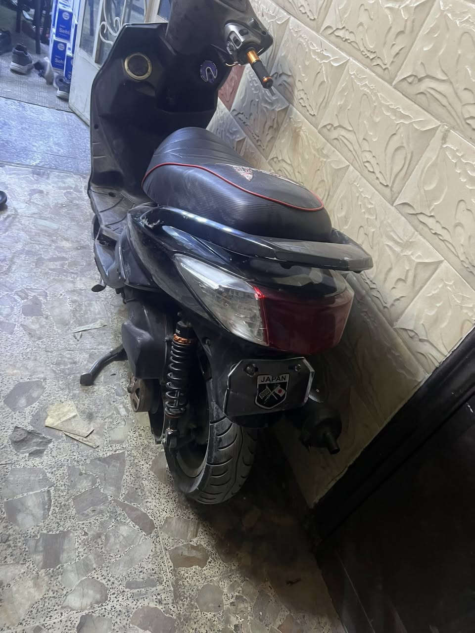 السلام عليكم  دراجه سكنس فحل للبيع  دراجه كامل  بوشه ٥٨    مكاني بغداد الدوره 
***********  مستعجل على بيعته
