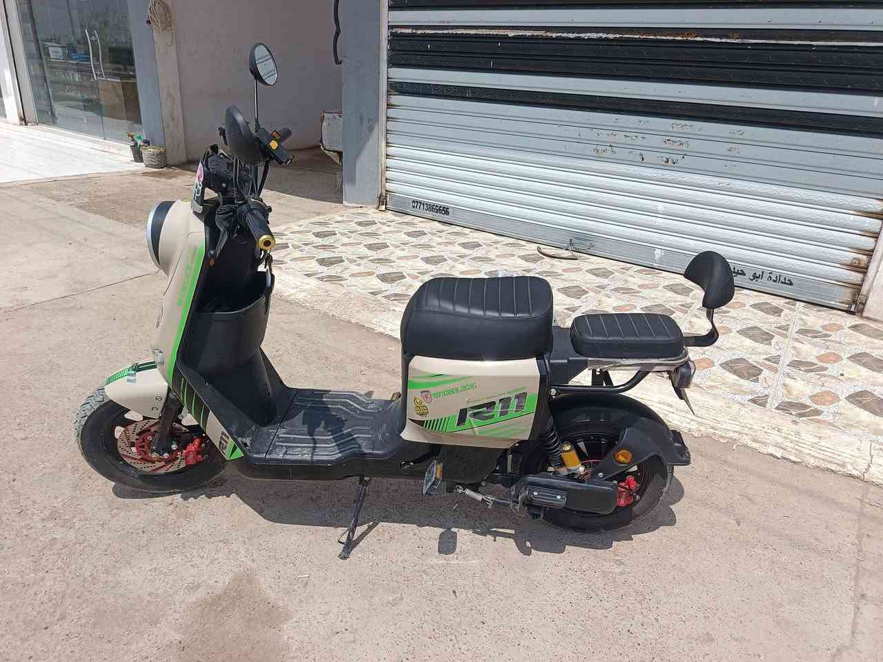السلام عليكم موطور شحن للبيع R11 سرعه 120  خمس بطاريات دبل شرط الفحص لايت عالي ناصي نضام بك دبل إشاره ستاند مبايل انطي شرط الفحص الموطور كفاله السعر اكتب رقم 1 يصلك السعر


**إذا كنت صاحب هذا الإعلان وتريد حذفه لأي سبب، رجاءا أرسل رسالة إلى الدعم الفني**