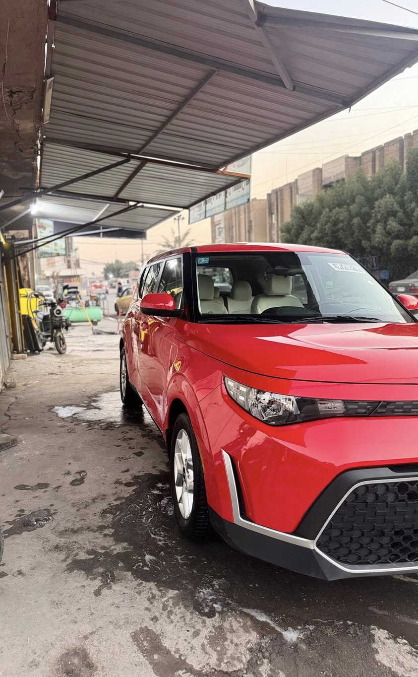 السلام عليكم
للبيع كيا صول موديل 2024
وارد امريكي رقم بغداد الدولي الجديد 
فول مواصفات ماعدة الفتحة 
محرك 2000 دوش 
بصمة
تشغيل عن بعد 
شاشة جبيرة نفگيشن
شاحن واير ليس 
كشن كهرباء 
مود درايف
تحكم استرين جهتين 
اطفاء ذاتي 
رادار امامي وجانبي 
داخل اوف وايت 
ويل كب حجم 16
ماشية 39 Mi
حادث جانبي 3 قطع صبغ فقط تبدبل بدون دواخل
مكان السياره بغداد الكرادة 
السعر 167$ وبي مجال 
للاستفسار ***********
