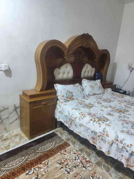 السلام عليكم 
غرفه اخشاب صاج شغل ثقيل شبه الجديده 
كنتور +زاويه+ميز مرايه +جربايه
السعر ٩٠٠وبيه مجال 
***********
