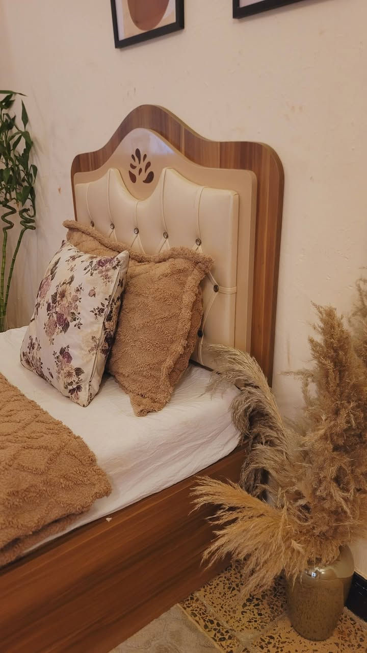 مكلفه بلانشر
كنتور سلايت وسرير تركيات بلحقيقه احلى واكبر  نظيفات كولش للبيع  ***********
