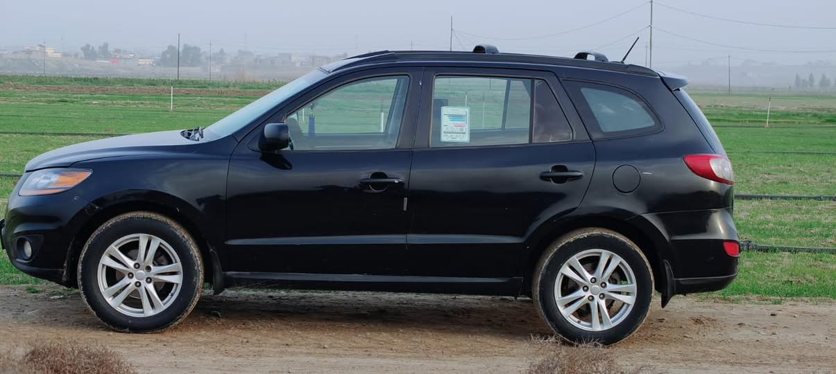 السلام عليكم
سنتافي موديل 2010 محرك وكير شرط V6

صدر طخم تاير كلو جديد الشرعي بكياره مشروع وطني

ضرر اربع قطع رش بدون دواخل فول مواصفات عدا البصمه

          تبريد ثلج ثلاث قطع *********** 

ترهم بيع ومراوس حسب القناعه مكان كياره 

سعر115 وبيها مجال
