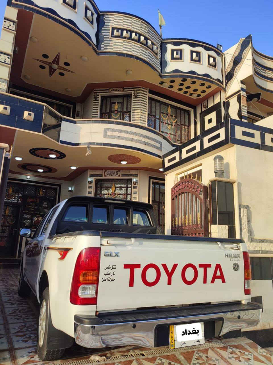 السلام عليكم 
#للبيع
تويوتا هايلوكس موديل 2010 اوتوماتيك 
كويتي رقم بغداد بسمي 
مكفوله كفاله عامه من كلشي كير ومحرك جديد 
جاهزه تخم تاير صدر أمامي خلفي تدفئه تبريد ثلج 
شاشه وكامره حساس خلفي دوشمه غرفته جديده مال جناي
سياره بل واقع احلى من الصور وبل عافيه عل ياخذه 

المكان صلاح الدين قضاء الدجيل 
الاستفسار ‏‪0781 692 8507‬‏

