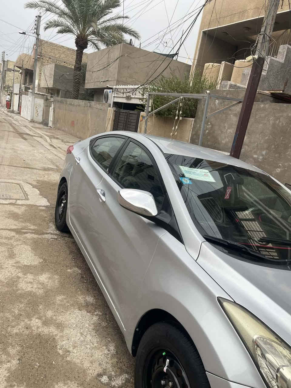 السلام عليكم النتره للبيع امريكي
مديل ٢٠١١ مكينه كير كفاله تبريد حداديه كفاله 
تخم تاير جدد ستوي مبدلهن سياره بسم ابن عمي مشروع وطني سياره حادثه بمريكه جاملغ مصلح نفسه ولبنيد مبدل مكينه 1800 لا تنقيص ولا تبخير 
بيه رشات اثر جراد  صباغ ابيع حزام سياره نضيفه كلش كلش ما متعوبه تعال وشوف سعره 90 وبيه مجال حك الجيه ***********
