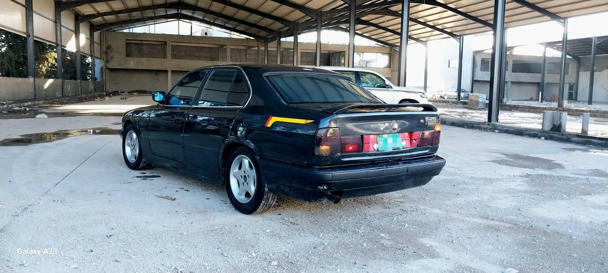 بەناوی خوا
  تکایە هەمووزانیارییەکانم نوسیوە بێ کەم وکوڕی
***********_***********
ئۆتۆمبێلی جۆری BMW520گێڕ عادی بۆفرۆشتن
مۆدیل1991 تەبریدوگێڕومەکینە بەشەرت
 ئاڕم پلاستیکی هەولێر ئەوەلیات بەشەرت
(شار سلێمانی) سعرى29وەرەقەومەجالێکی زۆرکەم
***********_*********** 
Follow me👇👇
https://www.instagram.com/sanoshoping?igsh=MWs2aHA3dGxxcXUxNg== السليمانية, العراق
