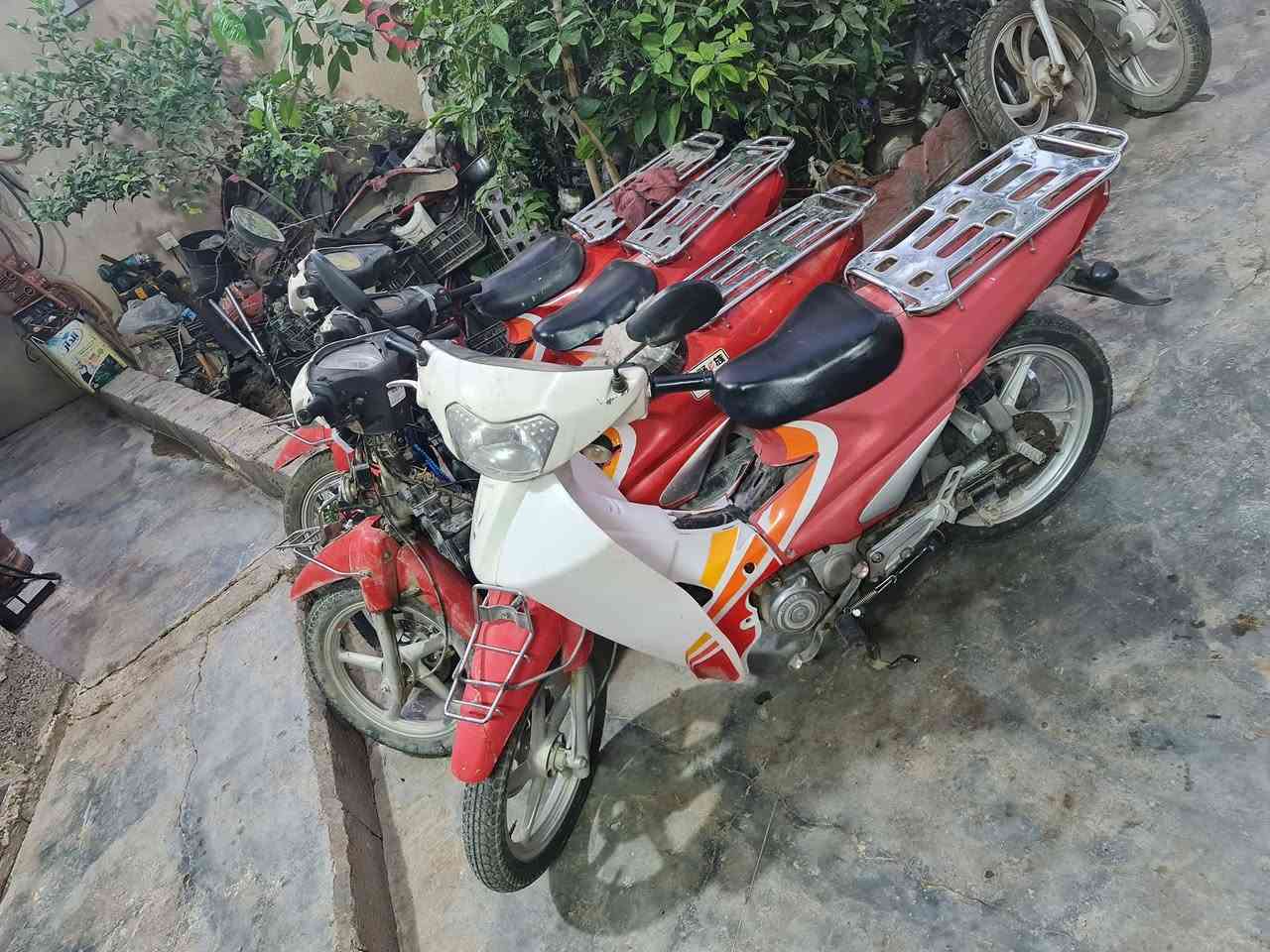 البيع سرافيز عدد 4 بيهن 2دبل دسك و2 دسك وبنز الشراي يتصل ***********
