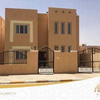 مجمع السلام السكني • ٤غرف • حديقتين