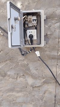 سلام عليكم  تم عمل بورد الى احد الاخوه في منطقه 14تموز ساحه عدن
نظام ايرث وقفل فولتيه وتحكم امبيريه 
*********** واتساب مكاني بغداد
