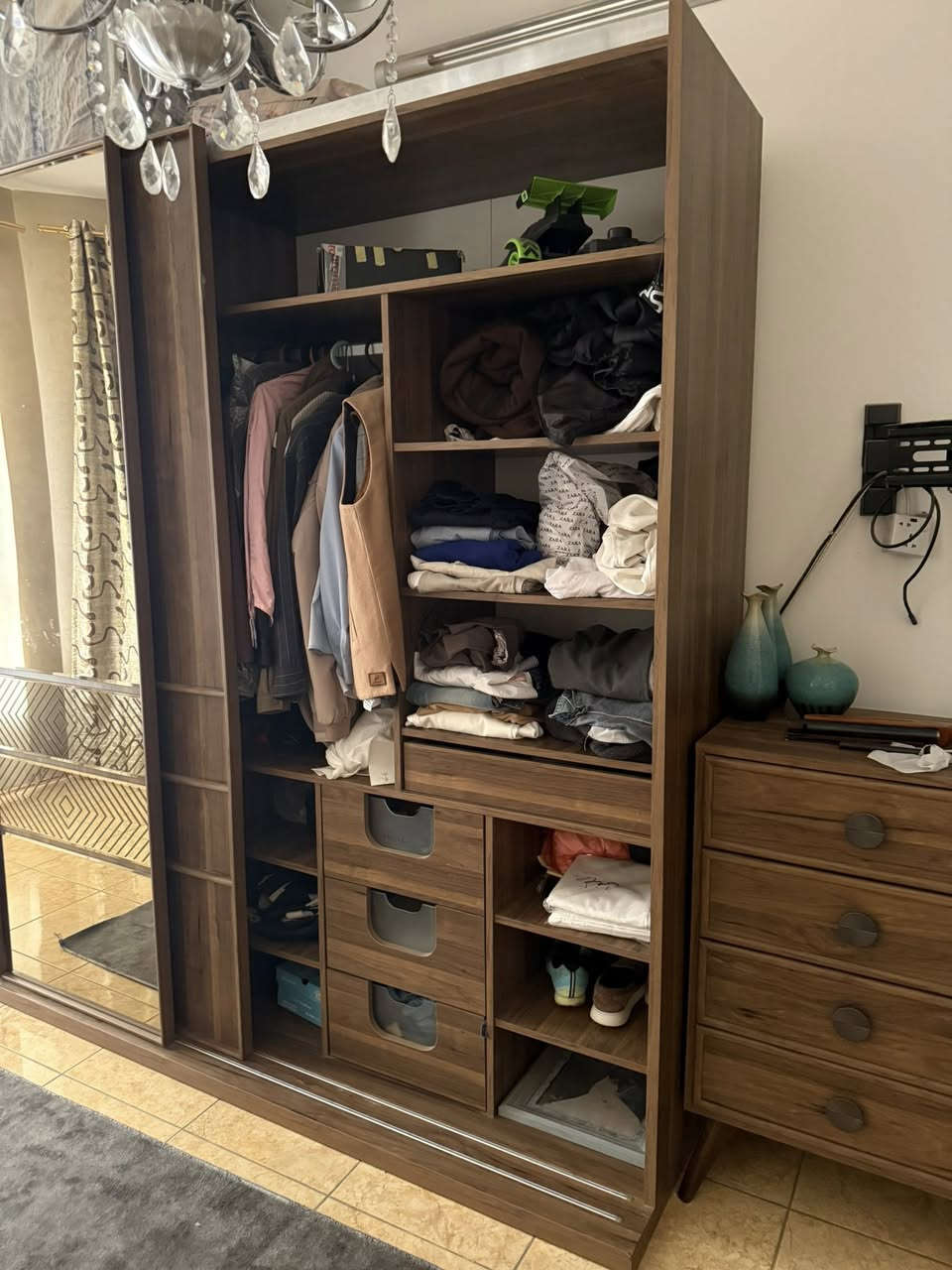 غرفة نوم من ايدل جداً نظيفة بدون اي نقص ولا شخط السعر 900 وبيهة مجال  اللإستفسار ***********
