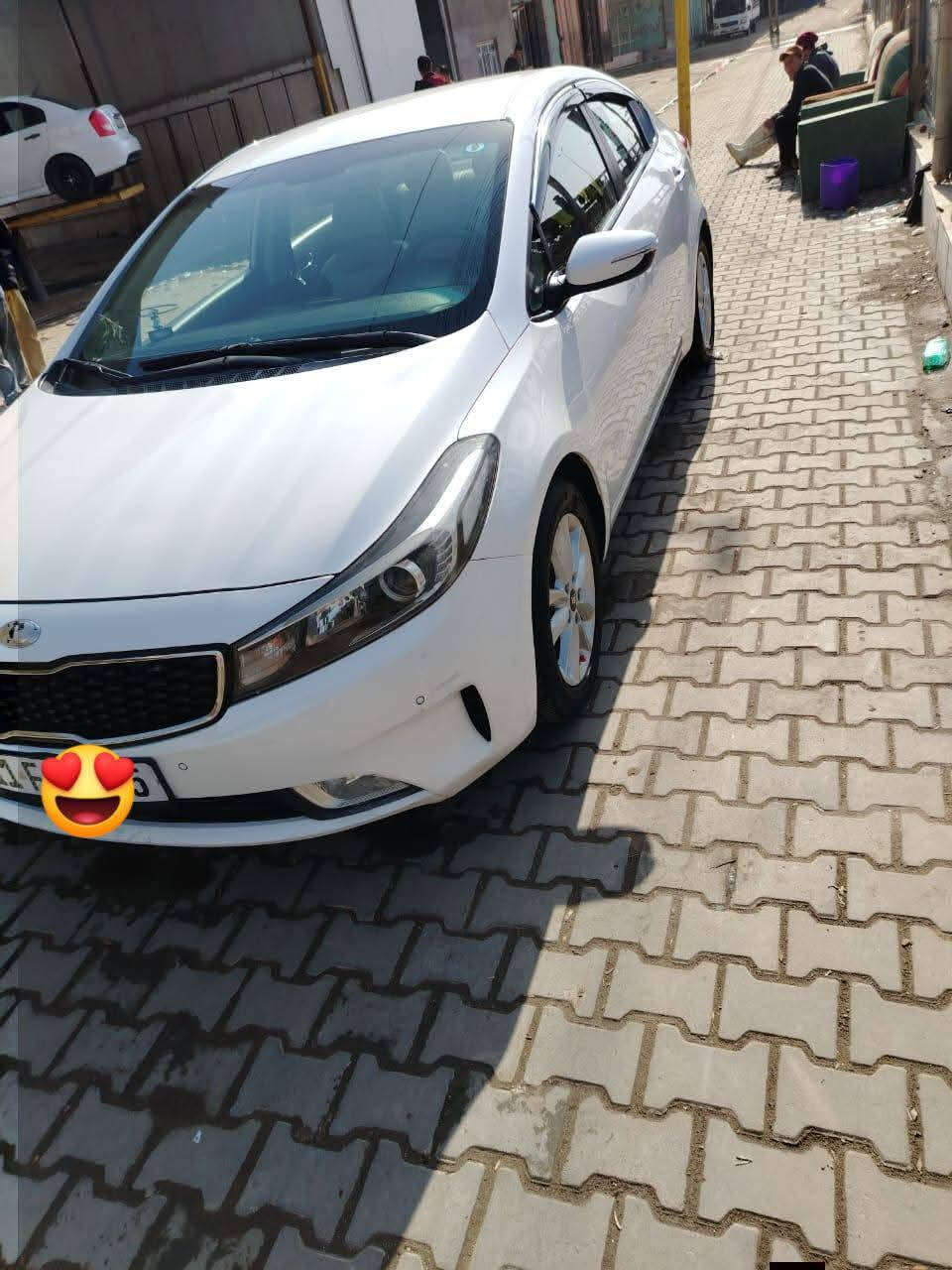 السلام عليكم للبيع سيراتو 18خليجي محرك 1600
ماشية 100 حقيقي ع وضع الشركه  حتى سبيرها بعده منازل

مكفولة كفالة عامه
فقط شخط بل باب موضح بل الصورة  
وربع الدوسه 

حساسات  امامي خلفي

 
رقم بغداد بإسمي تحويل مباشر 

سيارة جديده وبل عافيه ع الياخذها 

مكان السيارة بغداد 

للإستفسار
***********
***********
مكاني بغداد المحمودية 
السعر 145
