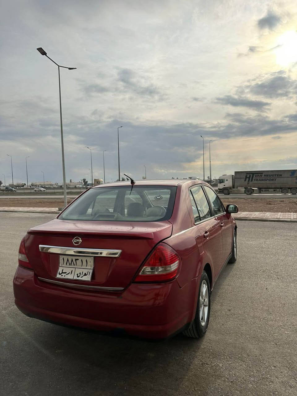 نيسان تيدا 2011 ماڕۆنى، خەليجى، 4 پارچەی هەیە، زۆر خاوێنه پێشى كەپسه، جەمپەكى پشتى هەيه، چوار تايەى لۆك 500هه زار غەڕامەى لەسەرە نرخ 82$
ژم *********** أربيل, العراق
