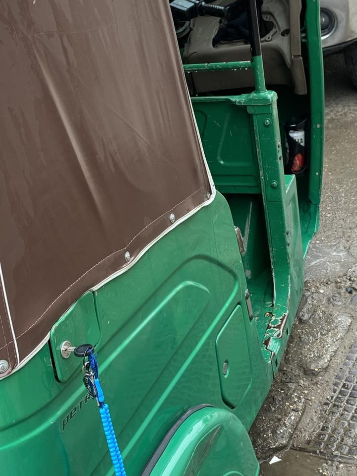 سلام عليكم تكتك موديل 2021 مرقمه سنويه بسمي سعرها 8 ملايين وبيها مجال للشراي لعنوان بغداد دوره ابو دشير رقمي ***********
