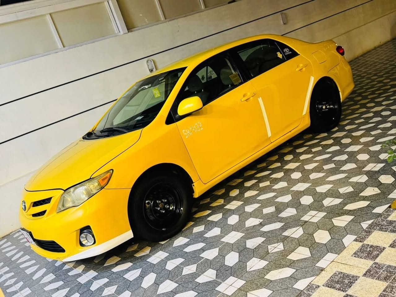 السلام عليكم للبيع كورلا موديل 2013 رقم بغداد الماني السياره مصفرة من الهيأ من الغرامات من كلشي  وارد امريكي ب مريكه حادثه خشم جاملغ وراس بنيد الايسر بدون دواخل  وبل العراق جاملغ الخلفي  الايسر بي طخه  بدون دواخل صدر امامي خلفي كامل تبريد شغال فقط  غاز يحتاجله السياره كامله نظيفة  مكينه 1800مال موديل 2019 جديده شاده لاتنقيص ولاتبخير والگير شرط الفحص  
السعر110 اوبيه مجال بسيط  مكان السياره رمادي الخالديه للاستفسار ‭٠٧٨٢ ٦١٣ ١٥٩٨‬
