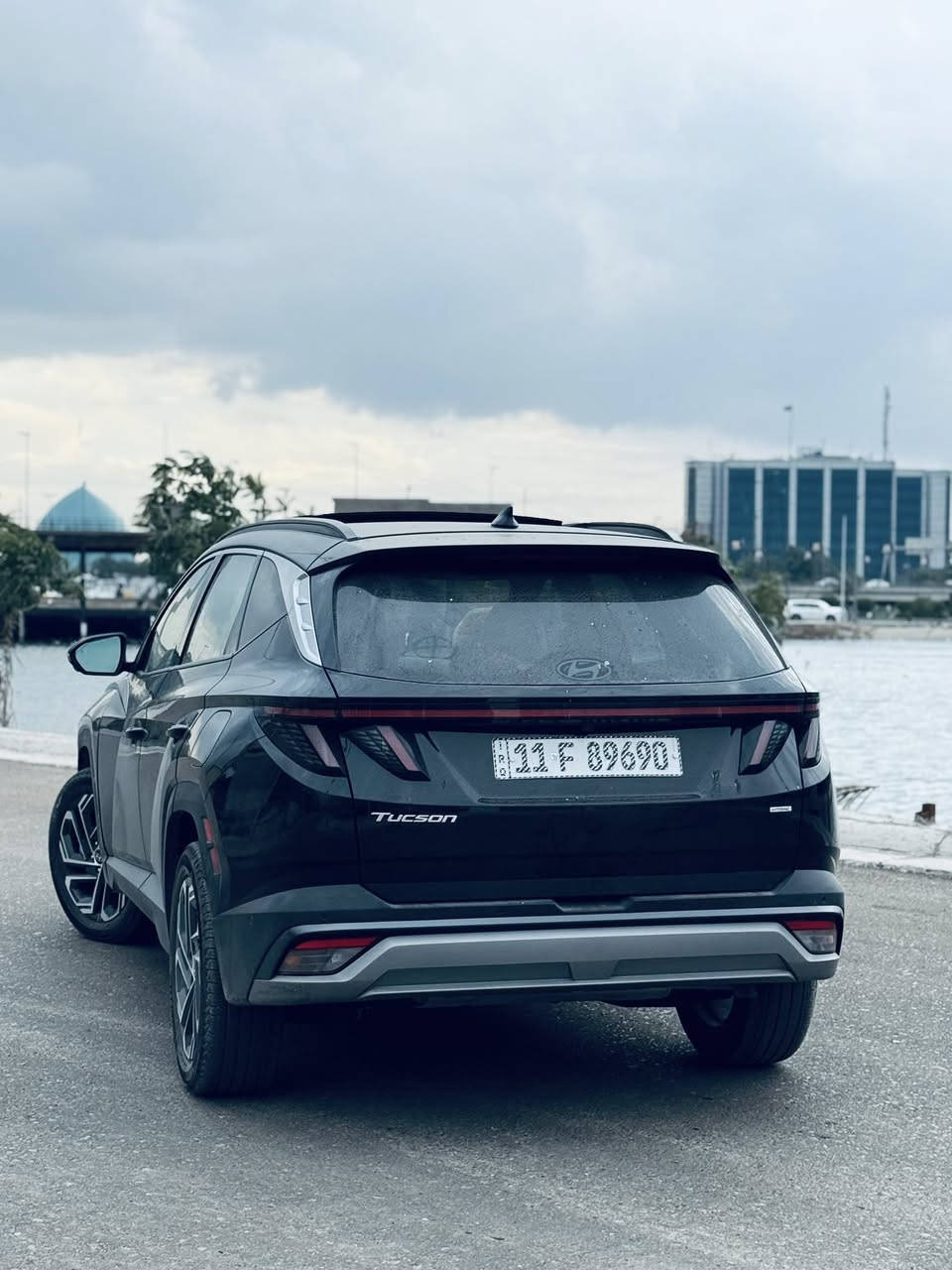 السلام عليكم للبيع قطعه نادره
السياره استيراد خاص
اعلى فئة توسان‏.............. LIMITEDVIP
موديل 2025 امريكي زيرو سياره ماشيه فقط 7000
مواصفات سياره كلش هواي ومتخلص

السياره تتقدم وترجع بالبصمه
السياره بيه داتشو تعرض على جامة سياره
كير سياره يجي تعليك مشابه للمارسدس
سياره فور ويل وليس تو ويل
خزن ميموري للكشنات
مري قلاب عنده الرجوع
بصمة تشغيل 
بصمة أبواب لمس دخول ذكي 
بنوراما على طول السيارة 
صندوق كهرباء شفط 
كامرات 360 درجة
 ( جانبية - أمامية - خلفية ) 
كامرات مع الأشارة 
تبريد وتدفئة بالكشنات كشنات أمامية وتدفئة بالكشنات الخلفية
رادرات وسياقة ذاتية 
الكشنات الأمامية كهرباء 
أضواء محيطية متعدد
كشنات خلفية هيتر 
مرايات تعتيم ذاتي 
أبل كار بلي 
أندرويد أوتو 
شاشة دجيتل 3 أشكال للقيادة 
أشاير ترحيب 
أضواء أمامية LED زنون 
أضواء خلفية LED
نظام سماعات BOOSكلش عالي
فول أوامر صوتية 
جامات أوتو 
قطعتين تبريد 
إشارات ب المري 
شفتات ستيرن 
تحكمات ستيرن 
هاند بريك بصمة 
شحن واير ليس 
منافذ شحن 
أوتو هولد 
تشغيل عن بعد 
السيارة أوتو بارك 
حساسات أمامية 
حساسات خلفية 
گير ٣أنظمة أيكو وسبورت ونورمل 
رادار أمامي 
رادار خلفي 
رادار جانبي 
نقطة عمياء
وبعد بيه كلش هواي مواصفات حادث سياره قطعتين صبغ وبيه سونر سياره سياره جديده جدا دهن جديد مبدل تاير مشلن الاصلي مال شركه السياره رقم بغداد بسمي تحويل ثاني يوم بالعافيه على ياخده
مكاني بغداد

‭0773 489 8688‬
***********
‏‭0787 652 9128‬وتساب
