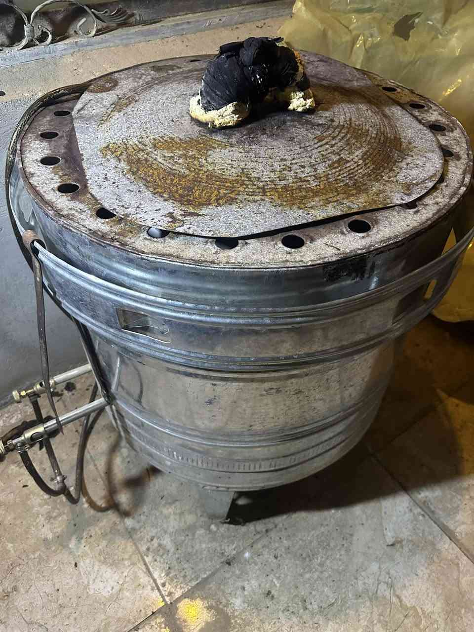 تنور للبيع استعمال قليل جدا شغال ناره ممتازه اي ضرر مابي النار ممتازه


**إذا كنت صاحب هذا الإعلان وتريد حذفه لأي سبب، رجاءا أرسل رسالة إلى الدعم الفني**