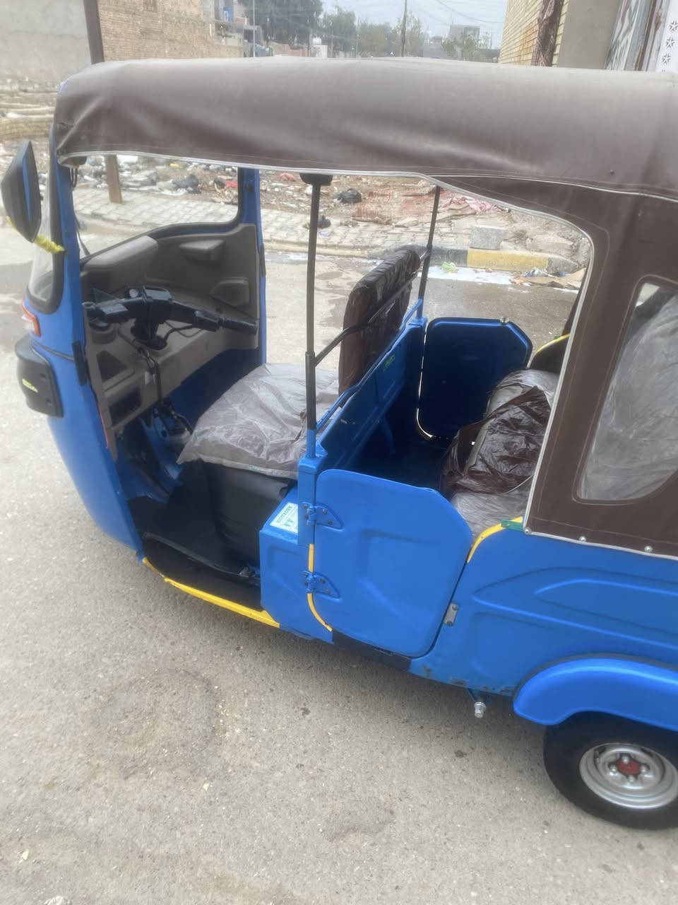 سلام عليكم تكتك للبيع موديل ٢٢ الوجبا الاخيره من ٢٣  مضلع كنر بيها بس لغدين  السعر 8100وبيها مجال    بغداد الحسينيه رقمي  ***********
