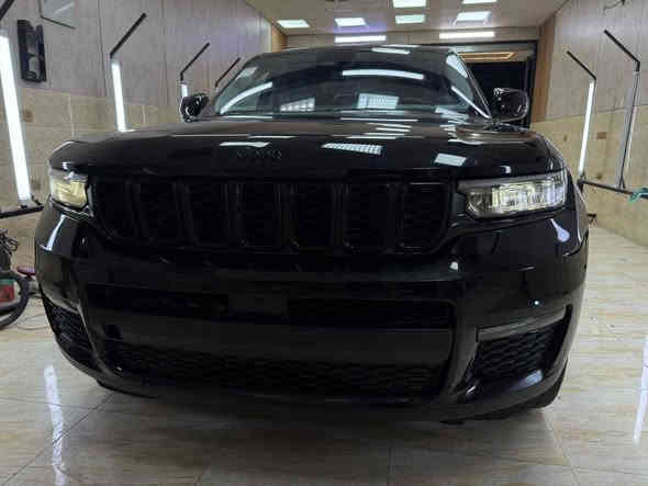 السلام عليكم للبيع  جيب كراند شيروكي مديل 24
سبعة راكب 
مكينه 3600
جنطه كهرباء 
لدات امامي خلي 
رادارت امامي خلفي 
رادارت جانبيه
شحن واير ليس
مواصفاتها معروفه
تشغيل ؏َـن بعد إذا تشتغل سياره معناها سياره ما بيها نقص 
ماشيه ٥٦ الف حاليا 
السياره كفاله عامه بدون صبغ بدون بارد بدون تبديل ليبل واحد عدى تكحيلات بسيطة شرط السونار برغي مابيها نقص كلوب ما معلوك بيها تدخل سونار  بدون رقم صور الحادث موجود ع الخاص  
العنوان بغداد الدورة ***********
السعر ٣١٠ وبيها مجال ورقة وبيها مجال بغداد
